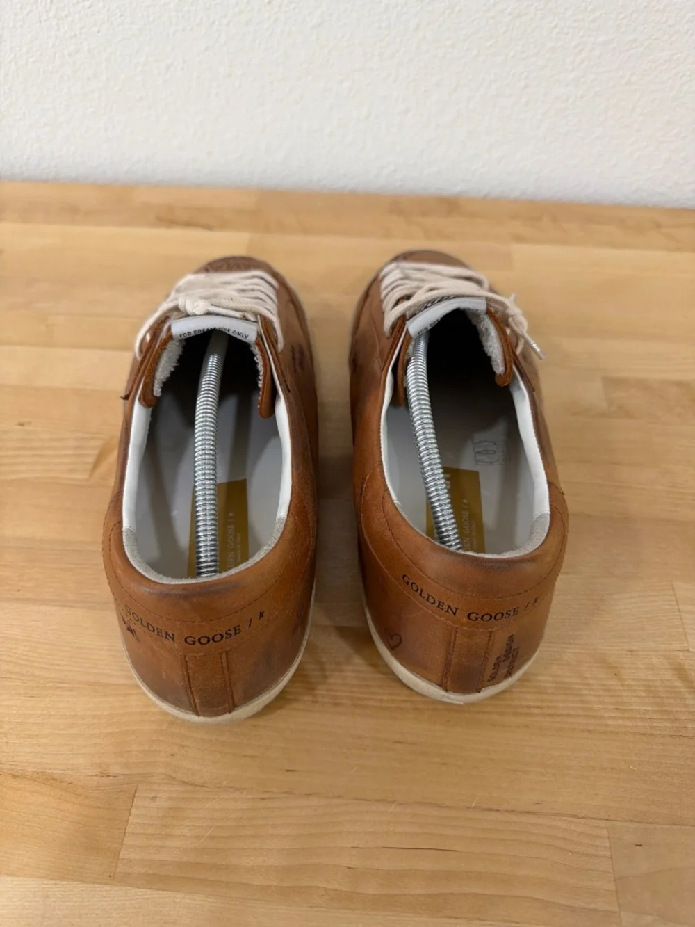 Golden Goose Men’s SuperStar Shoes. Size EU45 - Picture 4 of 5